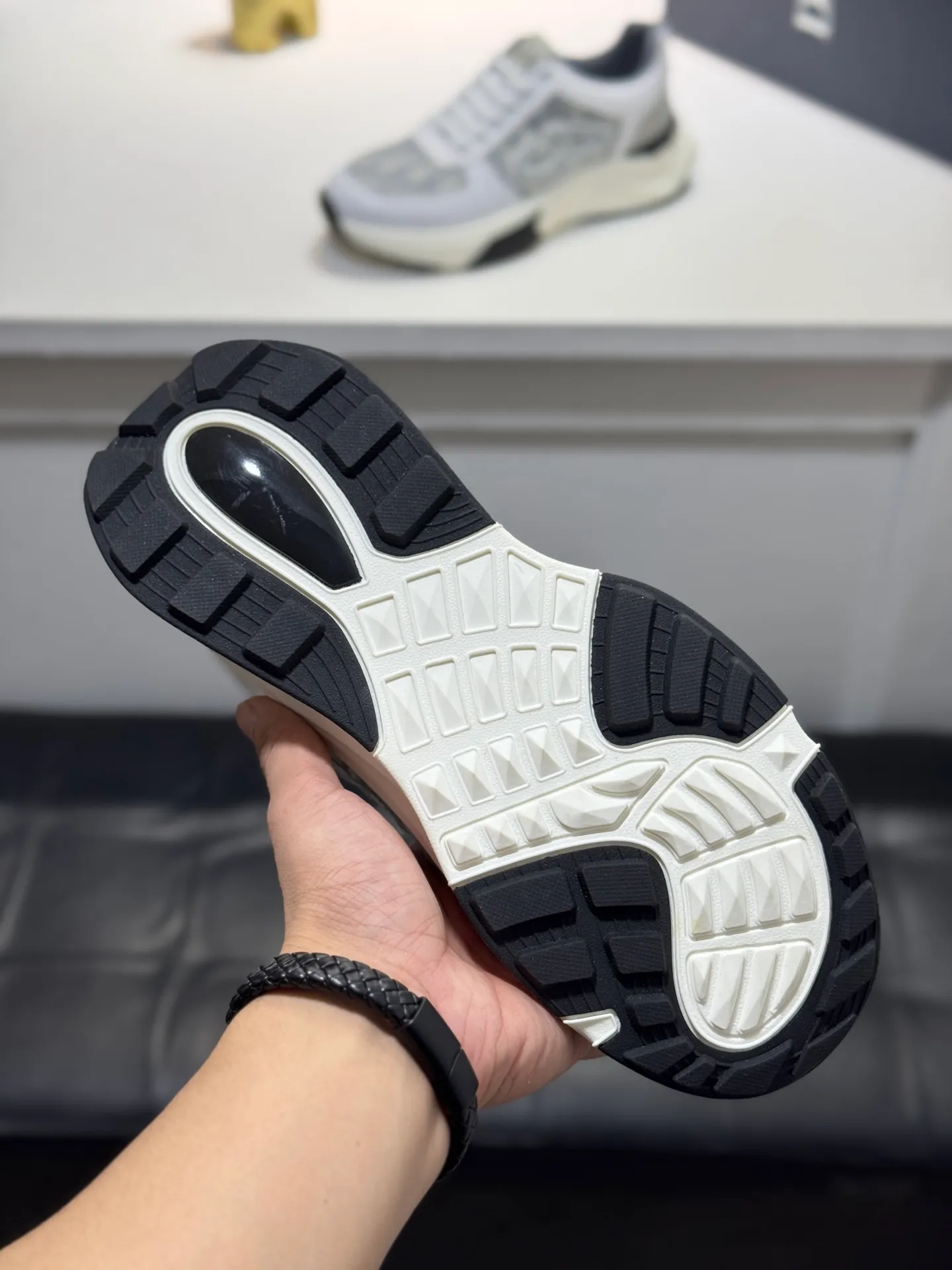 Men's shoes 💰440 [New style] 🐞🐞Original quality! Dior🔥Christan Dior (Dior) hot style [new style]⚠⚠️Top purchasing agent🔍🔍Men's HK counters are on sale simultaneously. Sole: The original sole is specially provided by the original factory. The exclusive movable molded sole is super comfortable. The original factory follows the order. 🔍🔍The high-quality multi-color splicing design is exquisite and unique. 💪Details determine the quality. We only make shoes with care. You can enter and leave the counter at will. Welcome to compare 🇮🇹 Size: 38-44 (45 customized